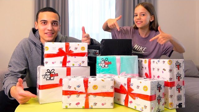 Настя распаковывает подарки от YouBox что в коробке My Little Nastya
