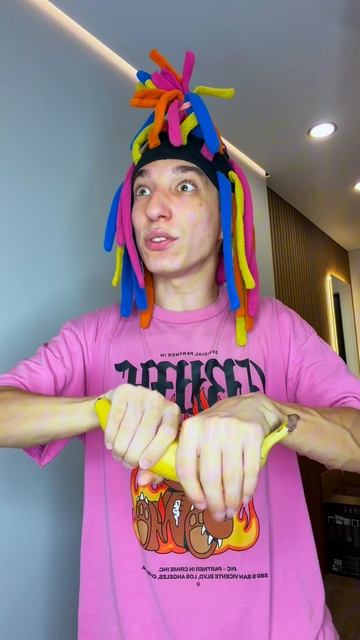 Китайка поделил Банан😂😆