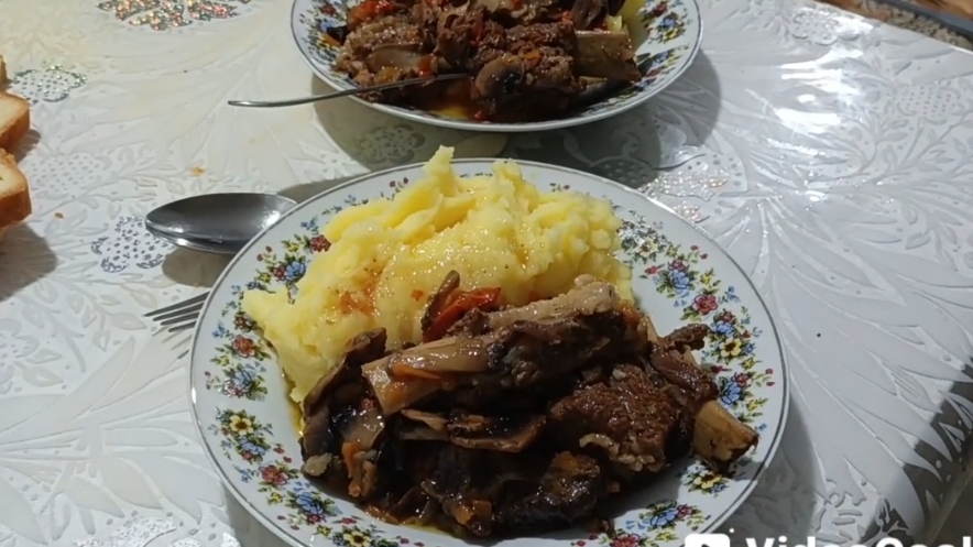 Наши будни Готовим вкусный ужин ребрышки с грибами