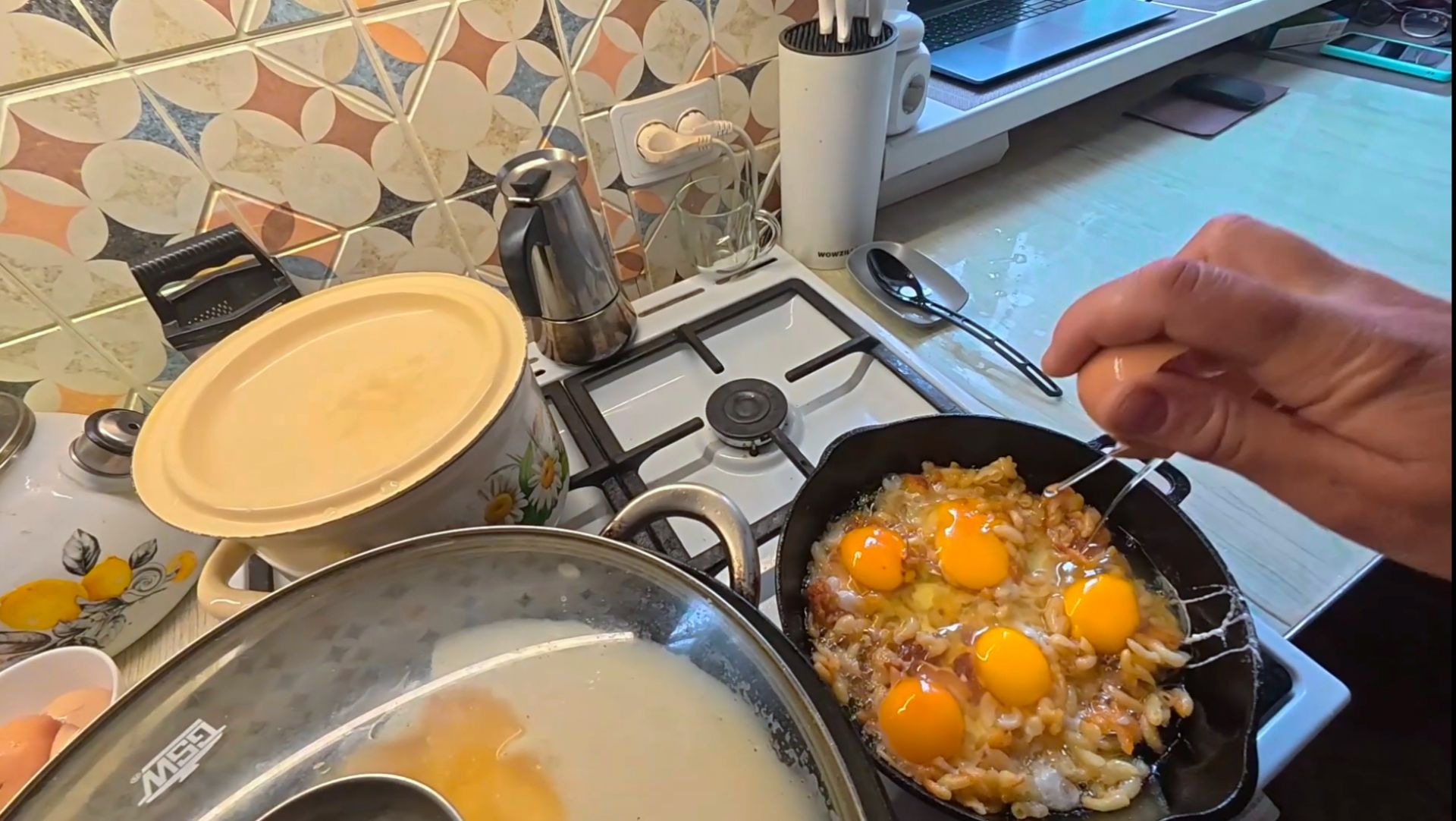 ТАК И ЖИВЁМ. БОЯТЬСЯ НАМ НЕЧЕГО. НАСТОЯЩИЕ, КАК ЕСТЬ.