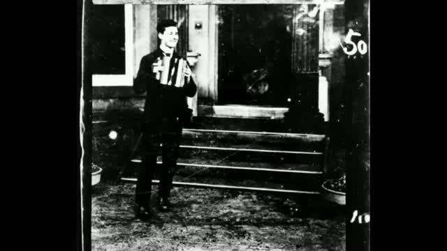 Le Joueur D'accordéon (Accordion Player) (1888) [реконструкция] | Луи Ле Пренс | Аккордеонист