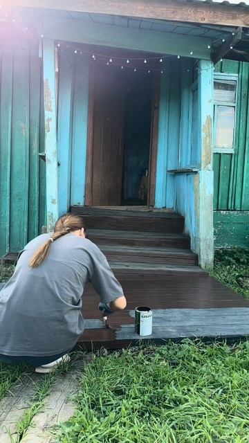 Сломала  крыльцо