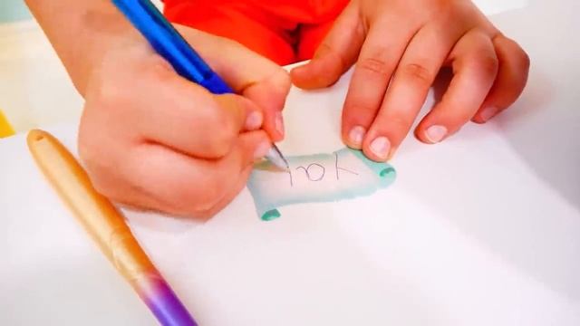 Влад и Никита показывают фокусы и создают новые игрушки