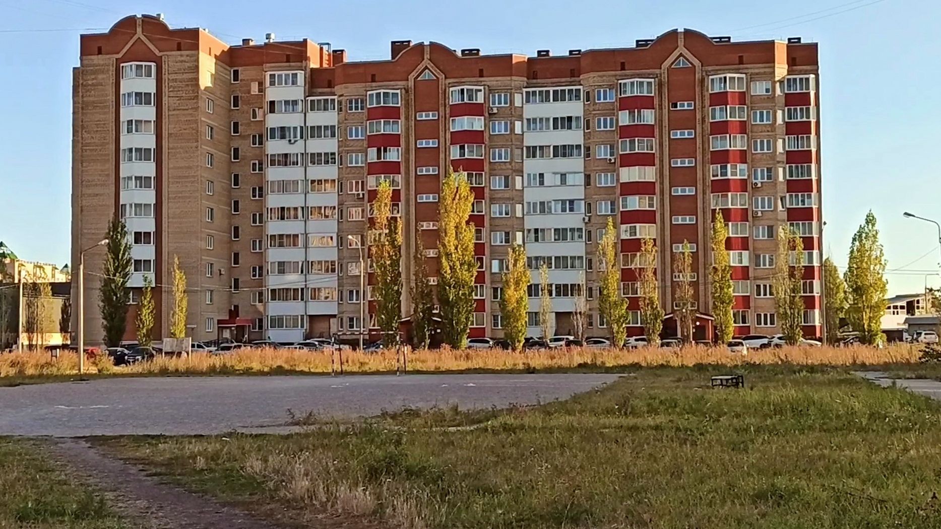 Магнитогорск, пятничная прогулка в Орджоникидзевском районе правобережья, окраина (25.09.2026)