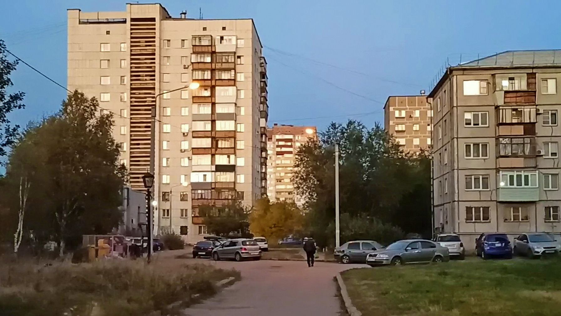 Магнитогорск, пятничная вечерняя прогулка в Орджоникидзевском районе правобережья (25.09.2026)
