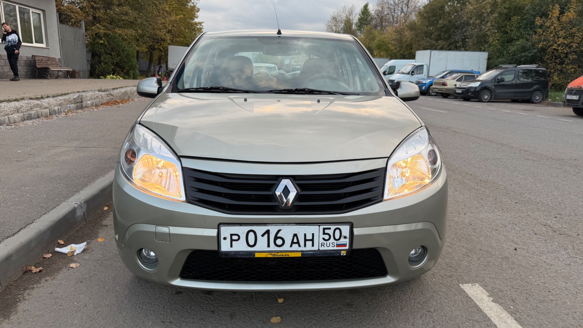 Renault Sandero 1.6 MT  [2013]