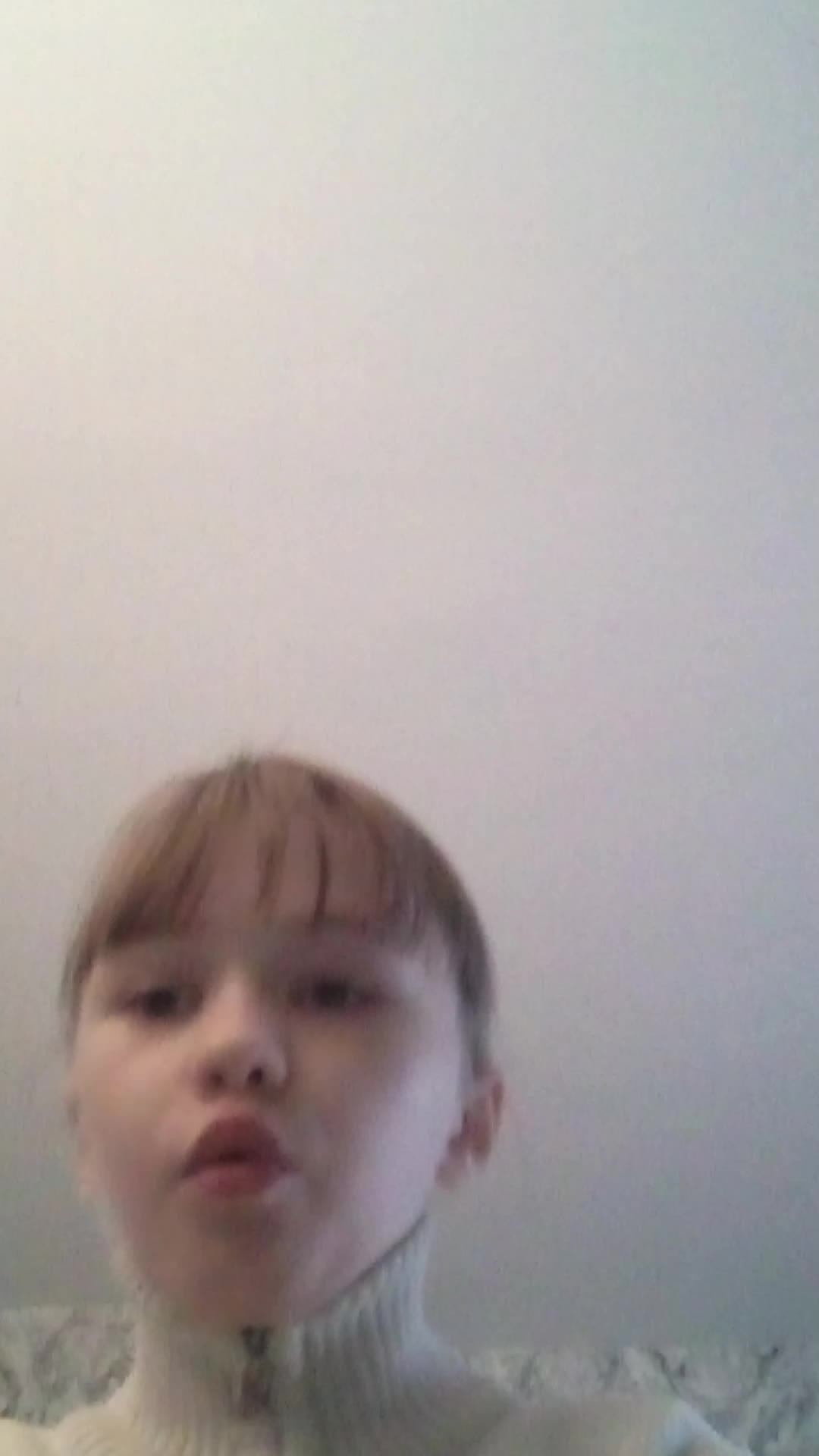 ВКЛЮЧИЛА ЧАТ!