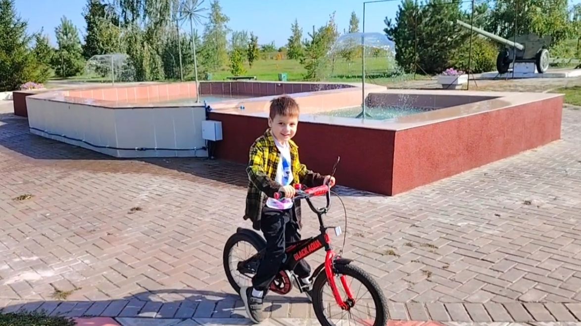 ГУЛЯЕМ В ПАРКЕ/СОБИРАЕМ ГРИБЫ