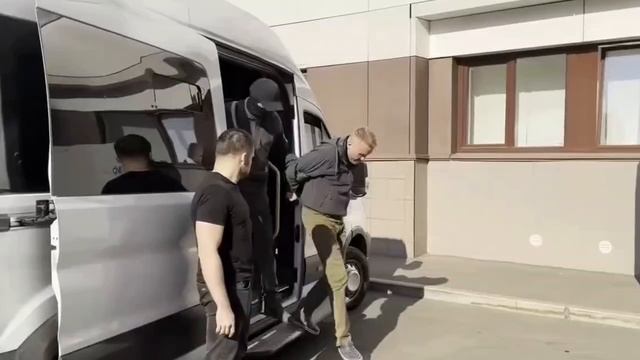 Преступное сообщество годами легализовывало мигрантов в России!