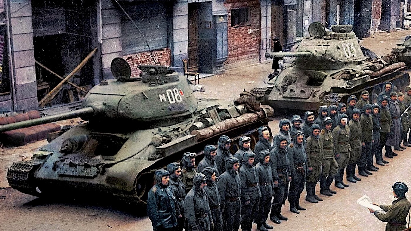 ВНУТРИ ТАНКА Т 34 - 85