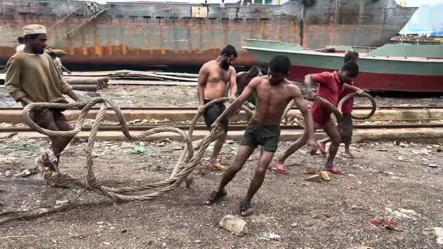 Баржи, лодки, пароходы...
