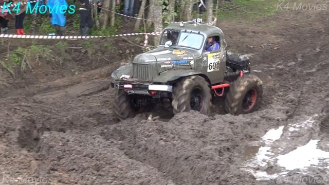 Off-Road битва в грязи Монстры 4х4