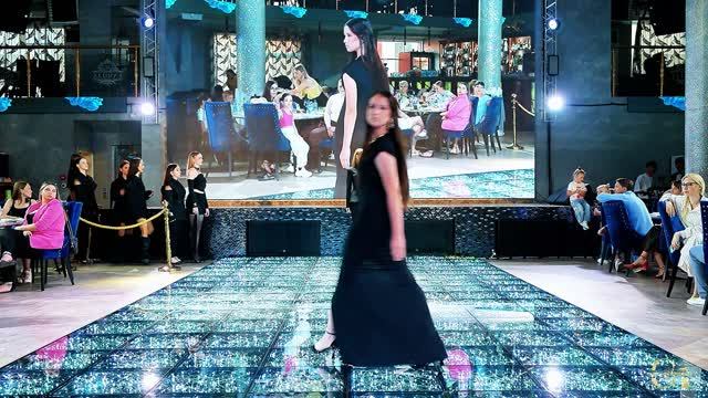 Total Black Look: Детское дефиле, от которого не оторваться