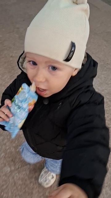 Что делает ребёнок когда ему ,что то не дают !