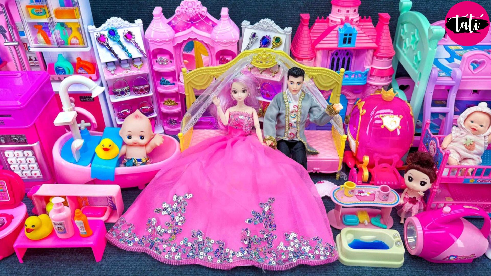 Играем в игрушки из мультика принцесса кукла Барби. Мультфильм для детей. ASMR АСМР