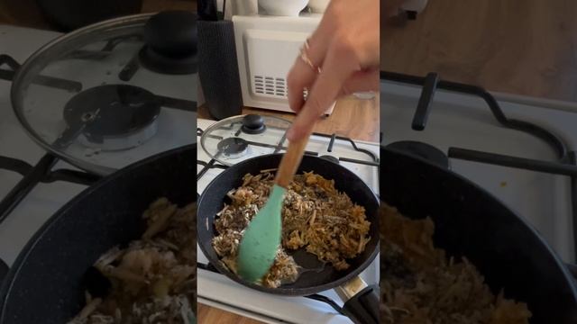 Пирог без сахара с яблоками и маком