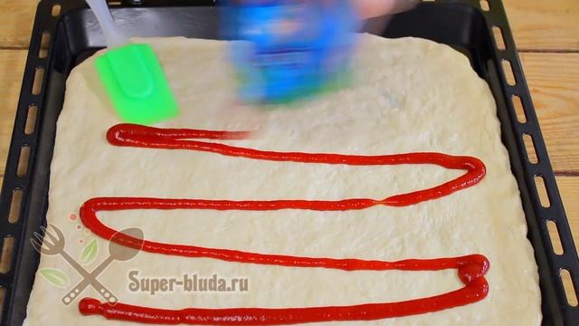Домашняя пицца с курицей и грибами