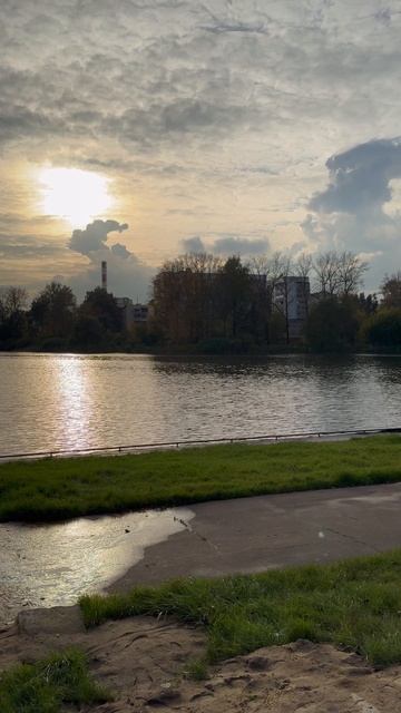 Осенняя прогулка — тихая красота, которая вдохновляет 🍂🍁