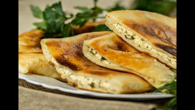ТВОРОЖНАЯ ЛЕПЁШКА С ПОЛЕНТОЙ И ШПИНАТОМ