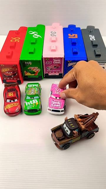 Игрушки Молнии МакКуина, Мэтр, Джексон Шторм и грузовик из «Тачек»