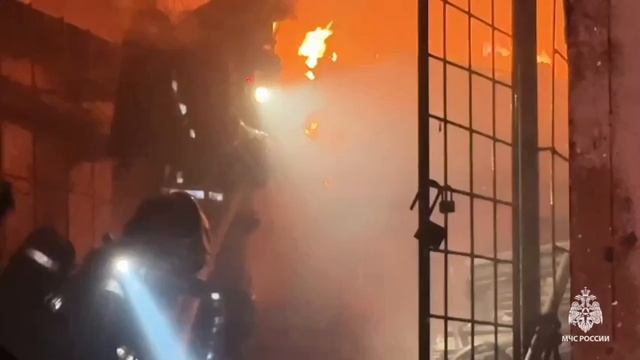 Пожар в мебельном магазине на Сахалине.