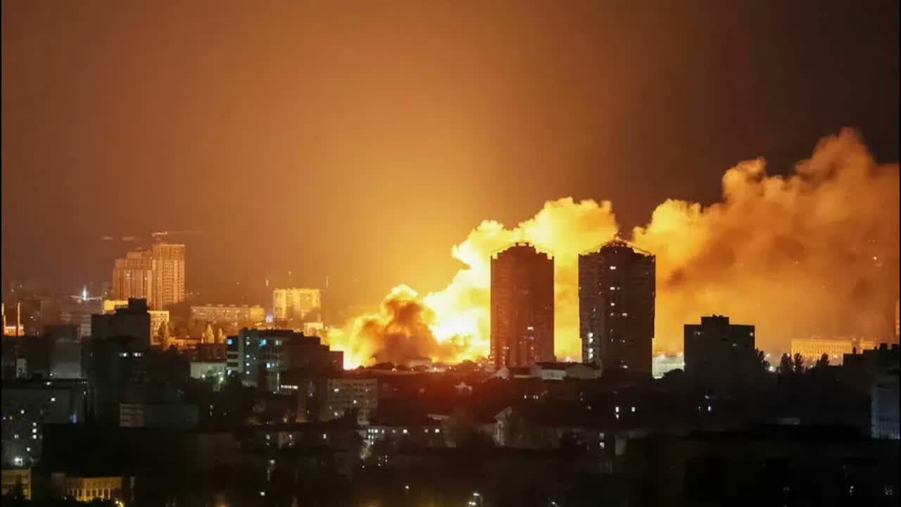 СТРАШНЫЕ УДАРЫ ПО СТОЛИЦЕ СОПРЕДЕЛЬНОГО ГОСУДАРСТВА ВСЕ ГОРИТ