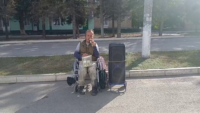 вишня белоснежная! поет петр гудков.