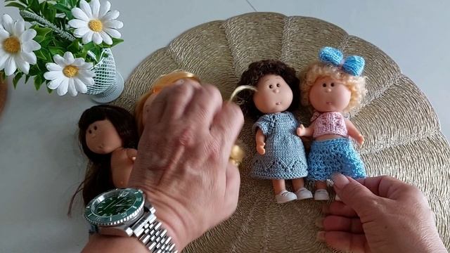 Подготовка Новому году! А может ещё рано?
Первое платье для мини Мии