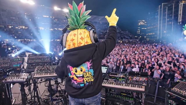 Bad Pixel - Bass Busines (on Fire)