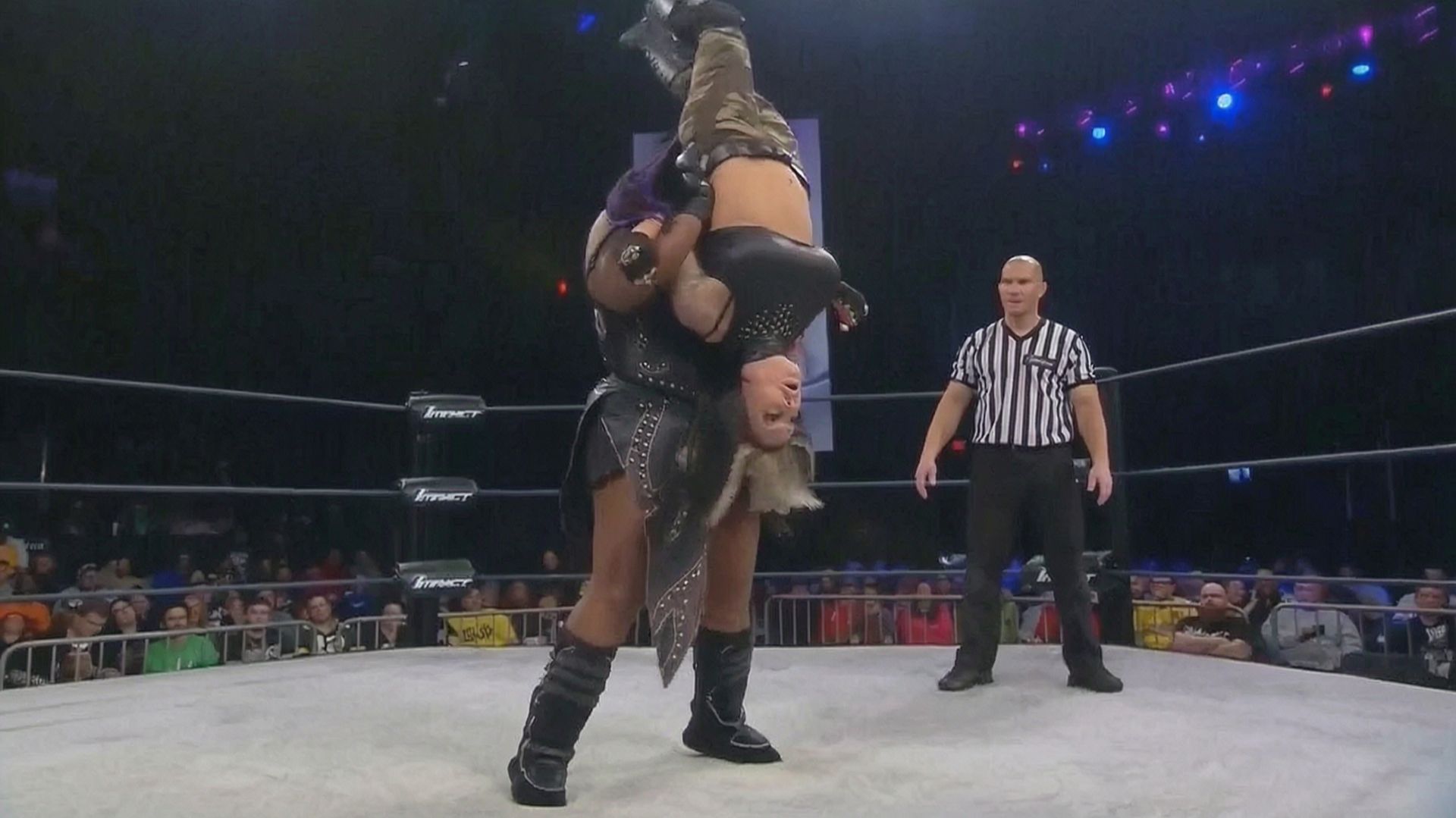 Awesome Kong Vs Velvet Sky (TNA Impact, 2016-01-26)