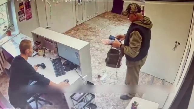 Два деда жёстко поп*здились в ПВЗ в Железногорске-Илимском