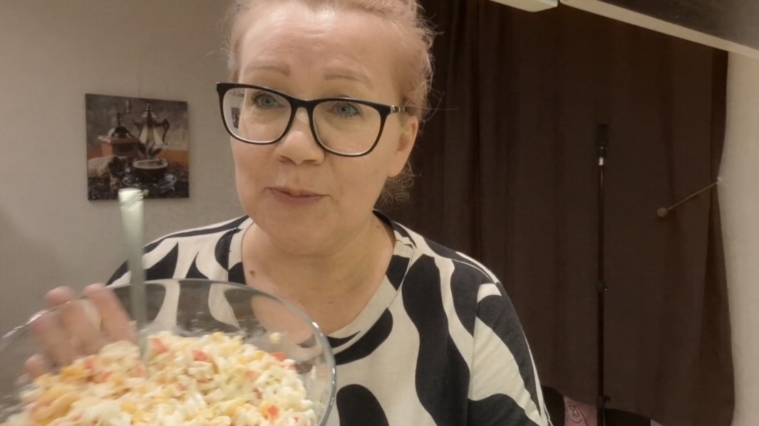 Колбаса по 50 рублей, надо брать))