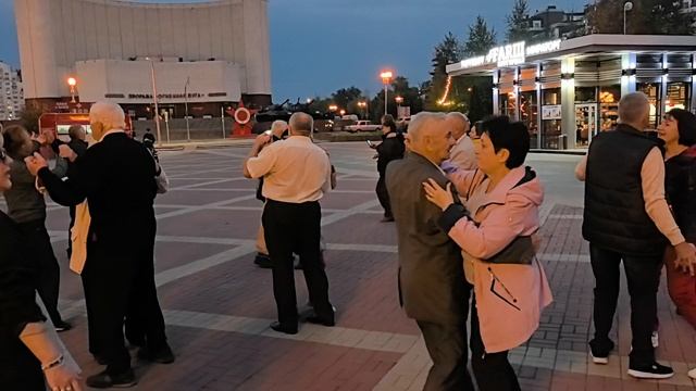 Сирень до срока расцвела... 27.09.26...