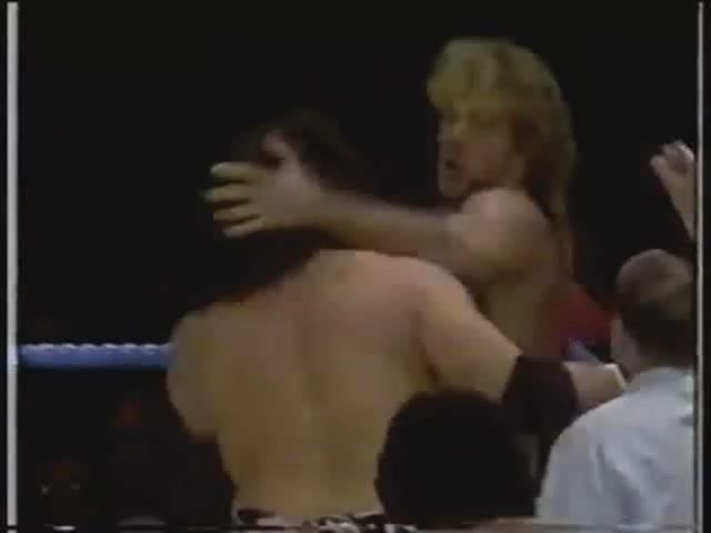 Michael Hayes & Steve Cox Vs The Samoan Fatu & Samu.Майкл Хэйс и Стиви Кокс против самоанцев Фату и