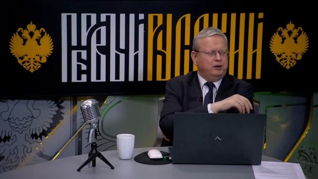 Двойное гражданство для госчиновников: давно запрещено, но продолжает существовать