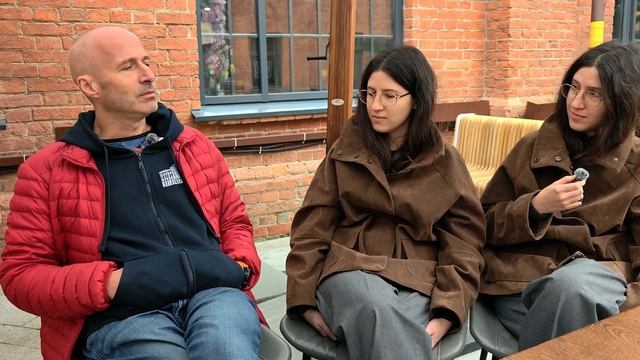 Ксюша, Катя и воробей: про кино, что важнее счастья и кто такие - профессионалы