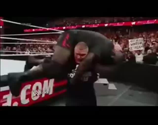 WWE Brock Lesnar Attack Fat Mark Henry And Broken Table.Брок Леснар избивает жирного Марка Генри и л