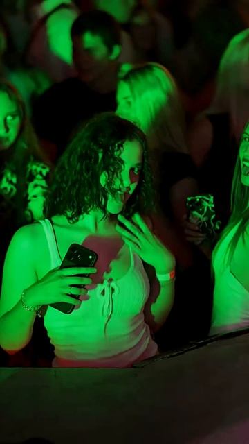 Трек в описании видео👇 #remix #ремикс #клубнаямузыка #музыкавмашину #dance#music #музыка #mix (1)