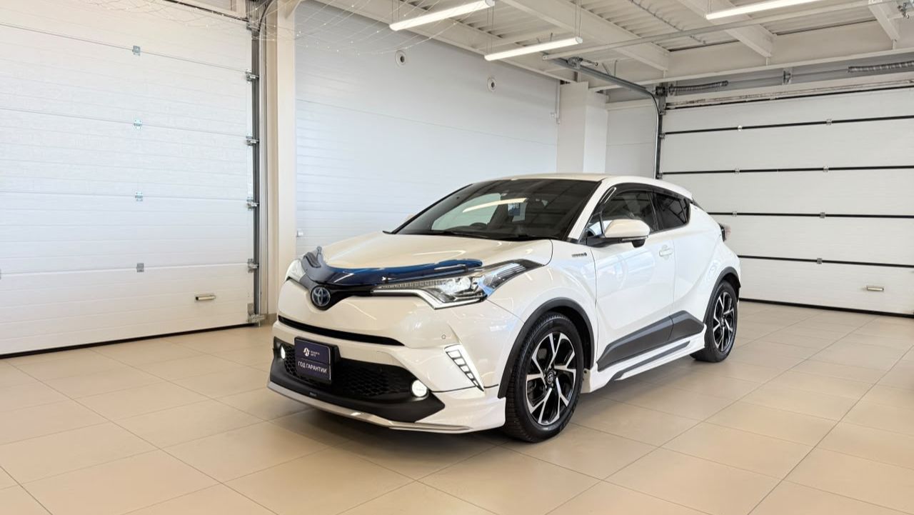 Toyota C-HR, 2017 год