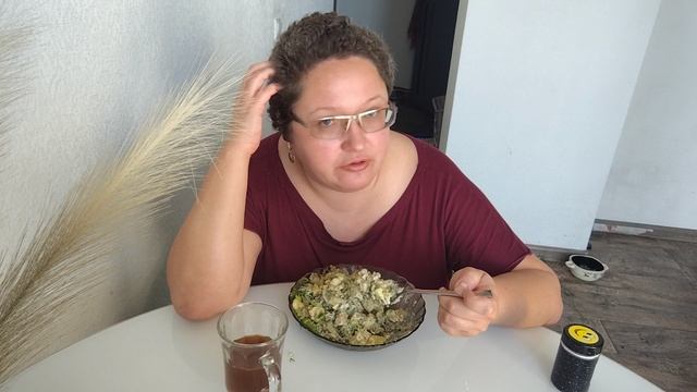 Мукбенг и долгий разговор. Ем картошку с грибами.