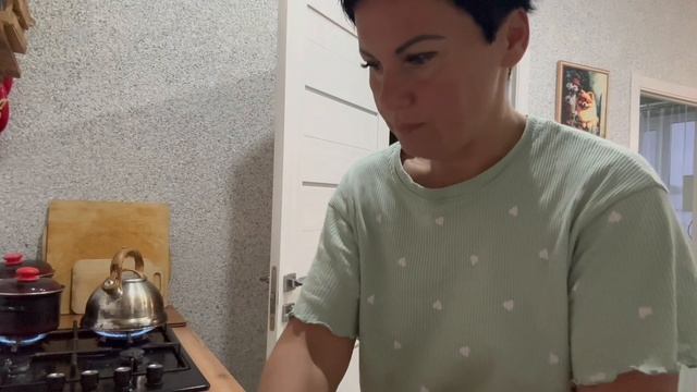 Собираю на работу контейнеры /На диете / Переехали на юг/Одна в доме/