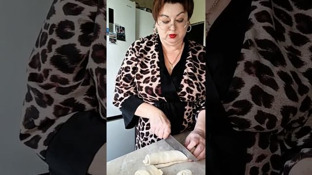 Эти булочки с корицей — моя главная фишка: синабоны на скорую руку из слоёного теста»
