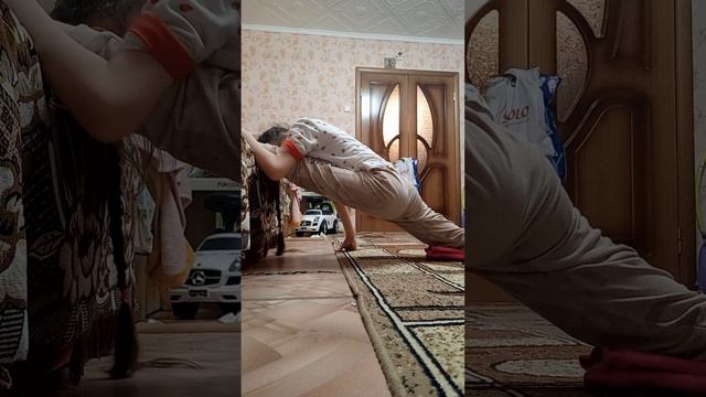 РАСТЯЖКА СПИНЫ и ШПАГАТА - ХГ 🤸🤸🤸😊