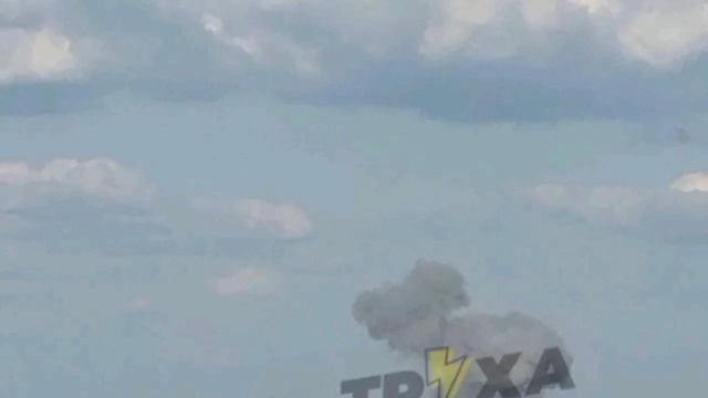 ‼️🇺🇦💥В Киеве обрушился мост после атаки! Над городом огромные столбы дыма