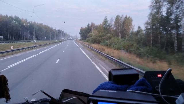 воскресенье раннее утро.