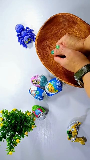 ASMR Unboxing Kinder Surprise Eggs ASMR New #asmr #unboxing #unpacking #odlysatisfying