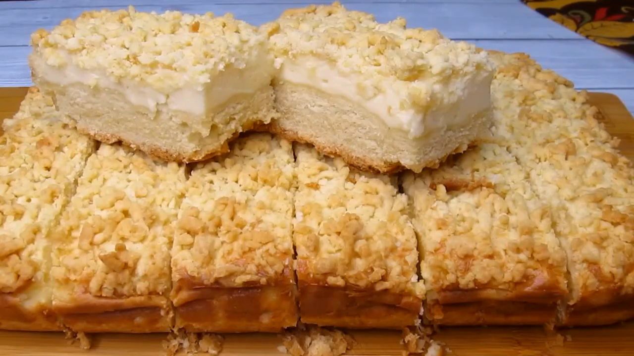 Это самое вкусное, что я готовила с творогом. Сто раз уже...не надоел. Вкус...чудо.