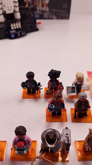 Spider-Man и May Mayday Parker из LEGO Spider-Man: Across The Spider-Verse (71050)