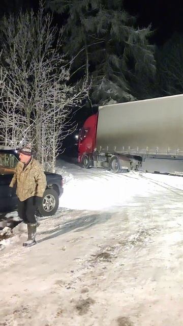 Эвакуация фуры из оврага. #automobile #evacuation