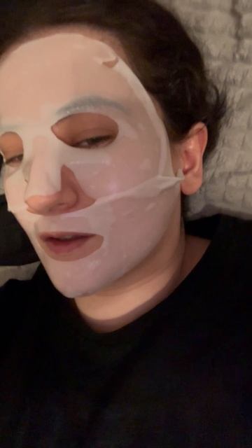 Нашла масочку 😂